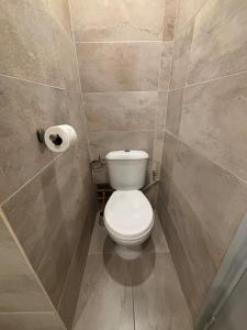 Studio rénové à deux pas de la mer et commerces