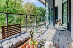 Lumina I Spacious 2BR Apartment with Parking I AC I Balcony I in Warsaw