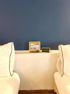 Non Inn The Barber King and Twin Rooms with Vintage Charm and Unique Design near Riverside and ICONSIAM