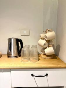 Non Inn The Barber King and Twin Rooms with Vintage Charm and Unique Design near Riverside and ICONSIAM