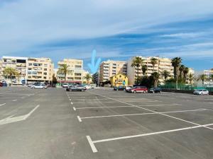 Seaview escape - spacious 3 bed beach apartment & terrace