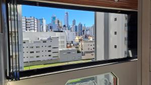 Centro de BC, a 200 mts da praia, garagem, churrasqueira, pet-friendly