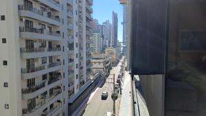 Centro de BC, a 200 mts da praia, garagem, churrasqueira, pet-friendly