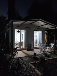 Apartman sa sopstvenim dvoristem , pored mora