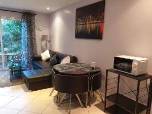 Studio Moderne Terrasse Parking près de Paris