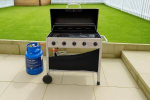 Rosengelyn Apartment