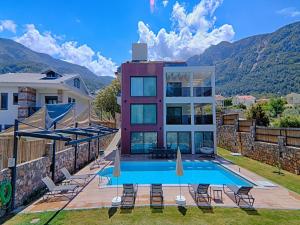 Private Luxury Villa with Large Pool, Jacuzzi and Barbecue in Fethiye Ölüdeniz