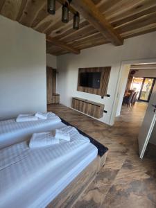 Cabana Sub Stejari 2