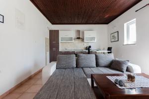 Apartments and Rooms PREKA