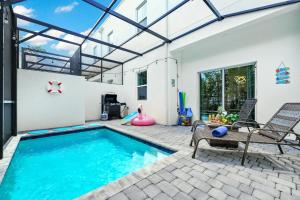 Heated Pool-2 King bed home close to Disney