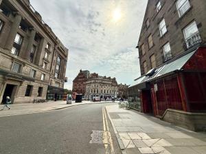 Prime Central Edinburgh 3 bed