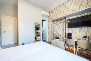 Room #1474041403