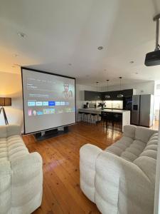 Appartements Luxe Capitol-Parking & Clim & Jacuzzi & Ascenseur : Appartement 4 Chambres de Luxe