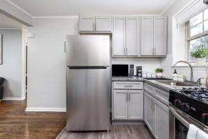 5min to Blue Back Square | Affordable w KING Bed