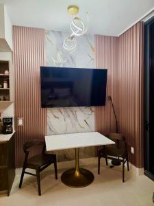 Magic Miami Penthouse Balcony, Insane Ocean & City Views Luxury,Pool,Spa,Gym