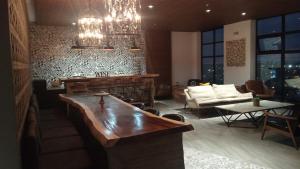 Penthouse Av Revolution