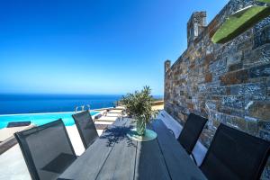 Hilltop Luxury Villas with Private Pool and Sea View