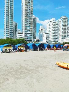 Casa Corozo Bocagrande a la vuelta de la playa - Casa de playa entera para 40 personas