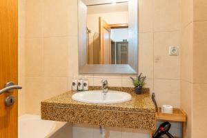 Amethyst Scape Caniço Madeira by GRM