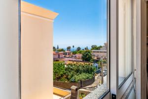 Amethyst Scape Caniço Madeira by GRM