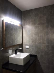 Habitación con baño privado en casa compartida