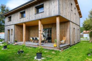 Maisons de vacances Magnificent wood-frame villa near the ocean : photos des chambres