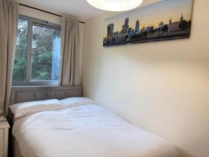 Cosy 2-Bed Flat Near ExCeL and City Airport