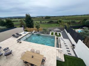 B&B / Chambres d'hotes Suite privee acces piscine : photos des chambres