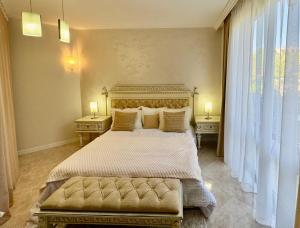 Luxury Coastal Dreams Apartment