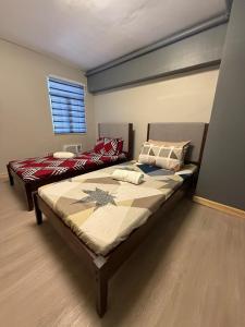 2 bedroom loft type with 2 baths Near Rockwell