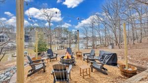 Lakefront 3BR with Dock, Fire Pit, Lawn Games, and Game Room