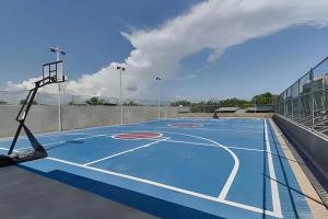 Caribbean Golden Sunset View,1BDRM Beachfront Apt.