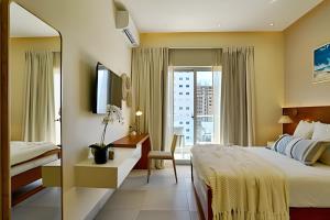 Costal View Apt. Walkable To Beach & Restaurants