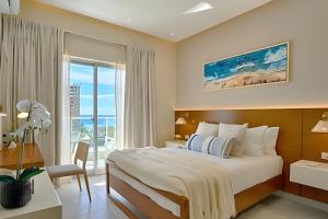 Costal View Apt. Walkable To Beach & Restaurants