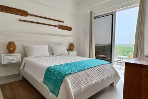 Caribbean Ocean Breeze Beach Condo!