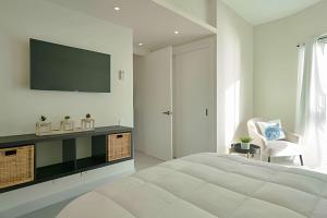 Caribbean Sea View Apt.on 19 level, a serene Stay