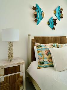 Caribbean Life Paradise,1BDRM & BBQ Beachfront Apt