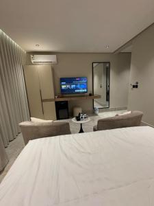 A luxurious studio in a distinctive and quiet place