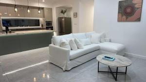 Austral Luxury 5Br Classic Model House