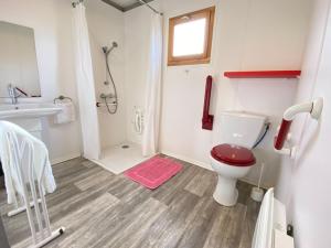 Campings Chalet PMR avec Terrasse - 4 Pers, 2 Chambres - API-1-52-596 : photos des chambres