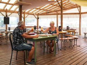Campings Mobil home 4 pers avec terrasse a Mothe-Achard - API-1-52-383 : photos des chambres