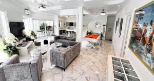 LUMALAND Luxury Pool Villa Pattaya Walking Street 8 Bedrooms