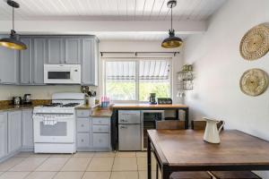 Chic Abode In Central Berkley