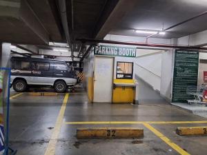 Strategic and Complete! - steps from Session Rd