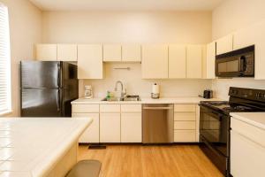 Soulard 2BR Balcony Free Parking Walk to Dining