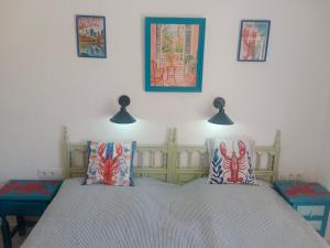 Stylish house with swimming pool,near beach & town, wifi