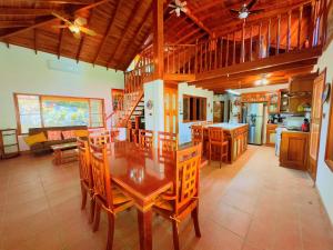 Casa Mariposa cozy house 5 minutes from the beach