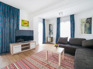 One-Bedroom Apartment with Balcony with Side Sea View room in Apartments My Przno
