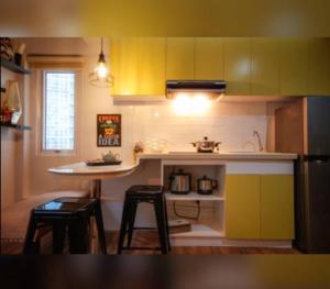 NEW AND AFFORDABLE 2BR LOFT at THE FORT BGC 200mbps WiFi