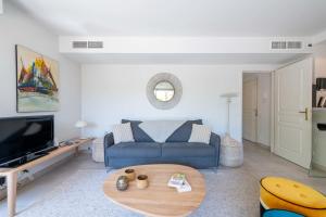 1-Br Garden Apartment with Pool Peaceful Private Parking